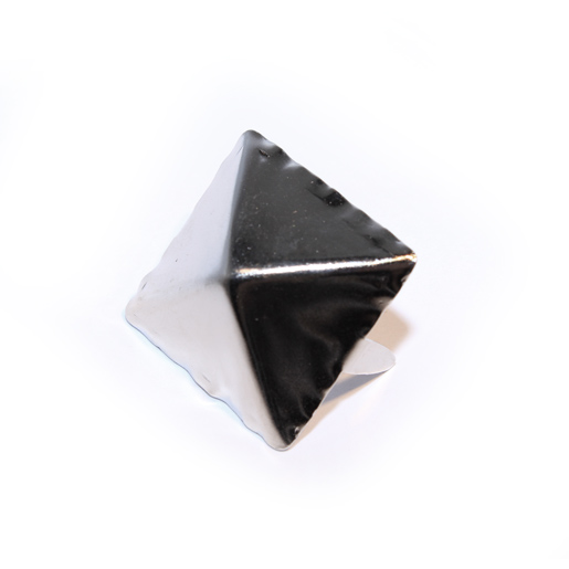 Large Pyramid Stud 1